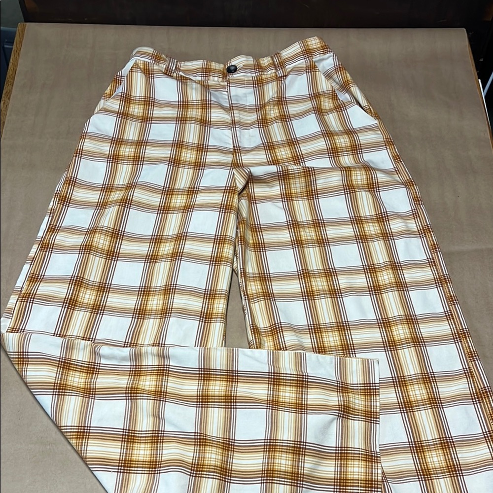 Urban Outfitters White • Plaid Wide Leg Pants
